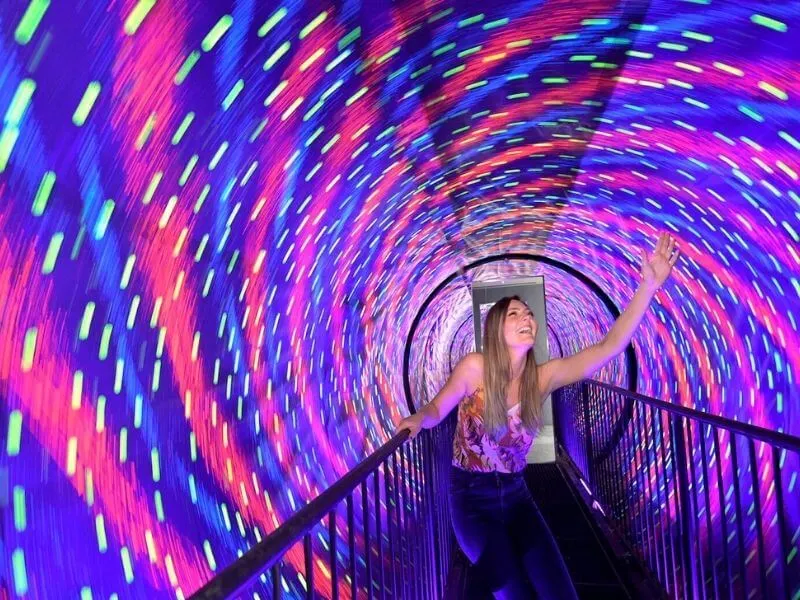 Entrada Al Museo De Las Ilusiones Istiklal